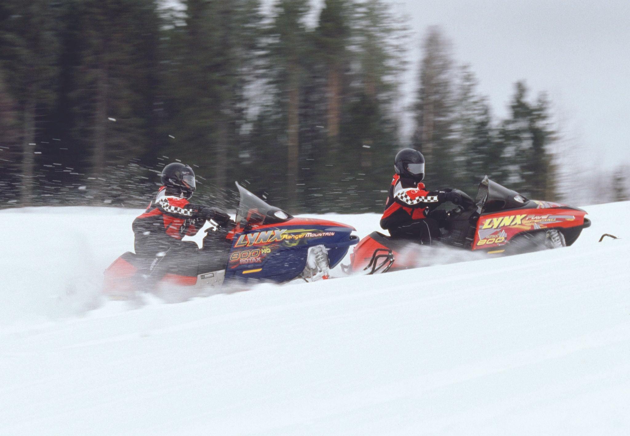 Discover our snowmobile history - Lynx