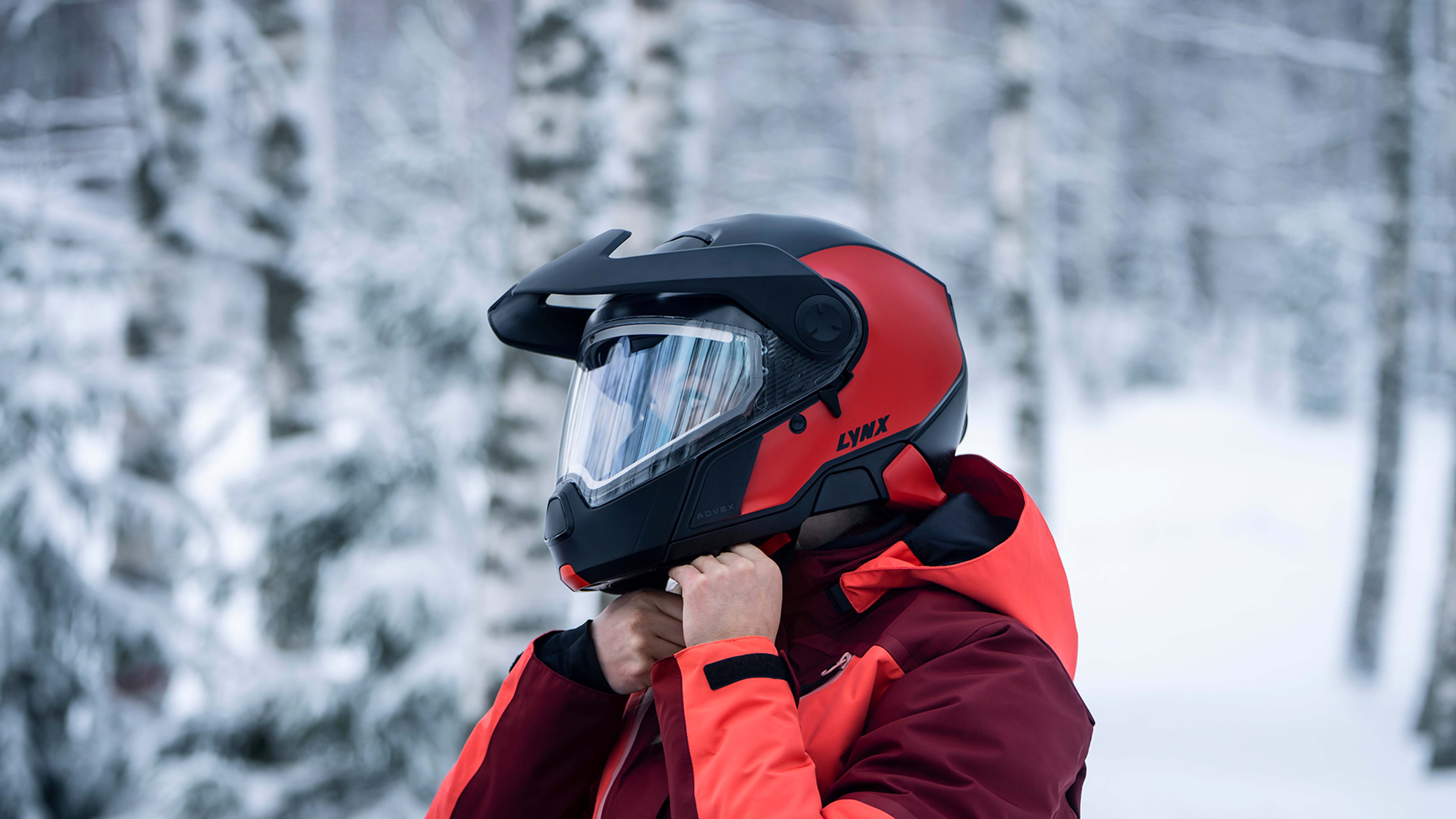 Woman using Lynx Advex helmet