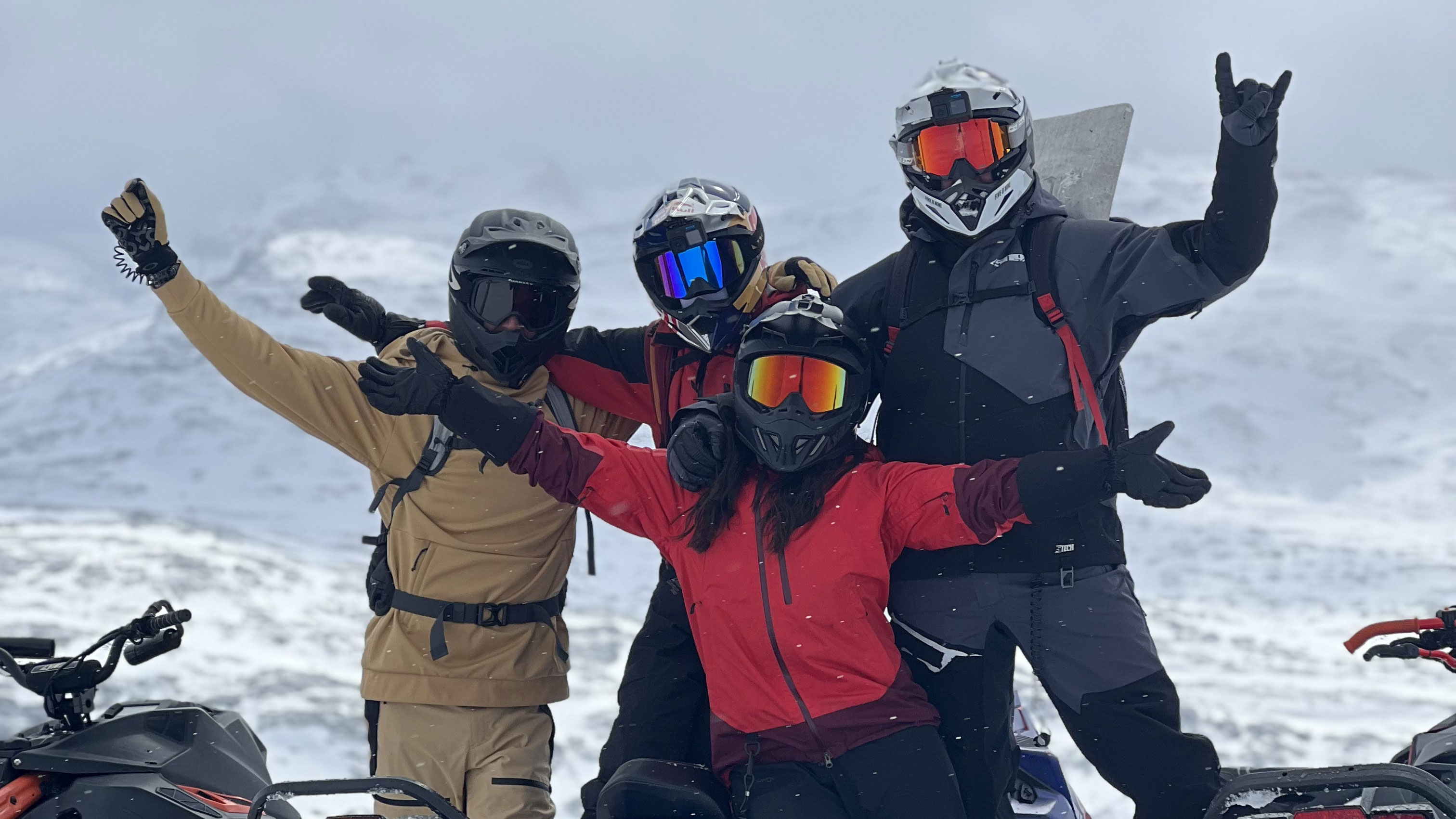 4 Lynx riders enjoying a ride in Riksgränsen