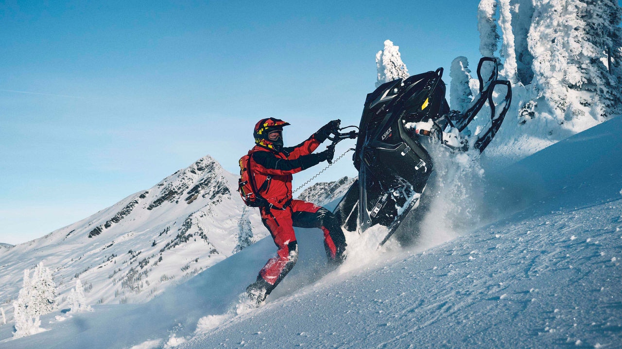 Lynx Quantum geared rider in deep snow