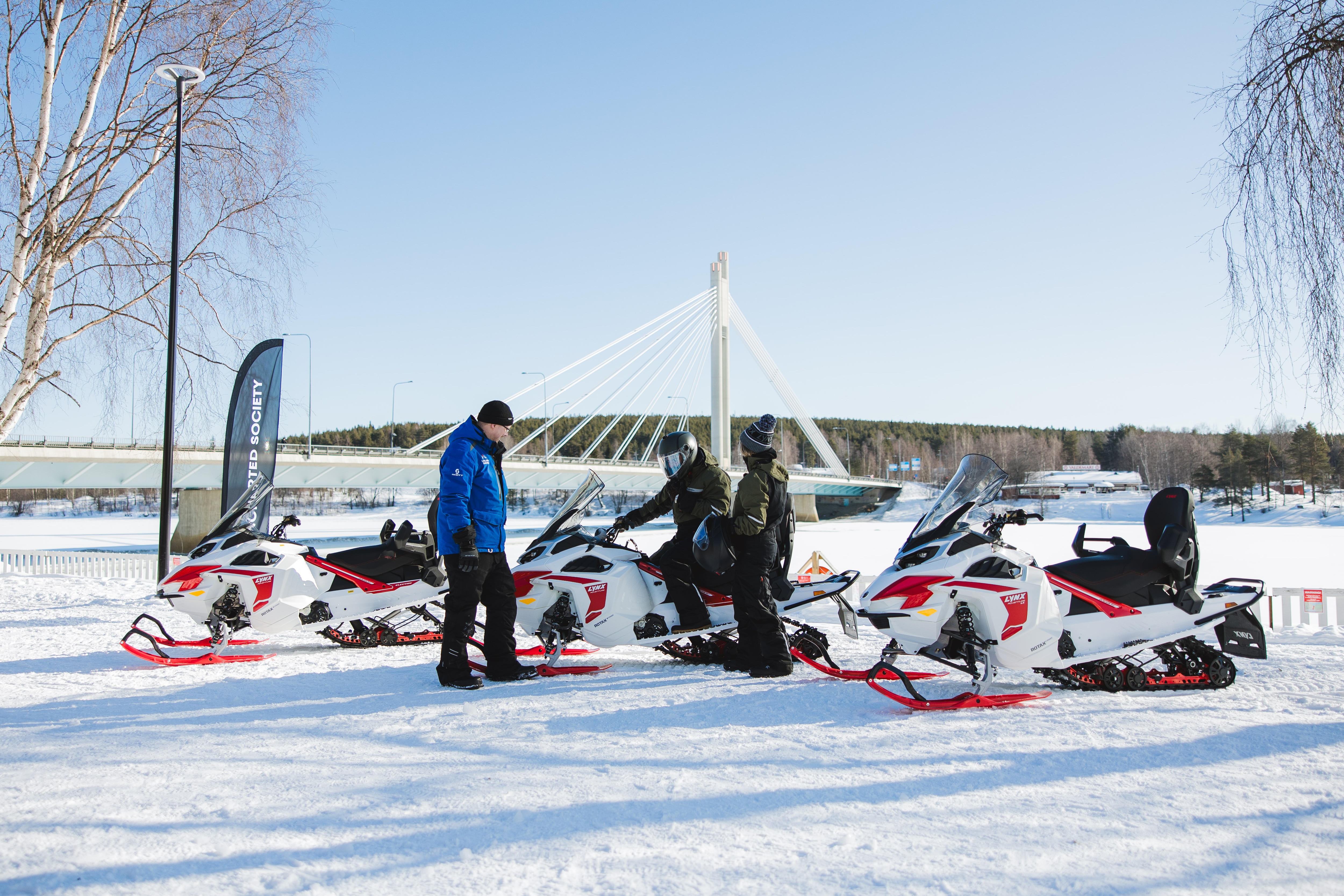 Tre Lynx Adventure Electric i centrum av Rovaniemi