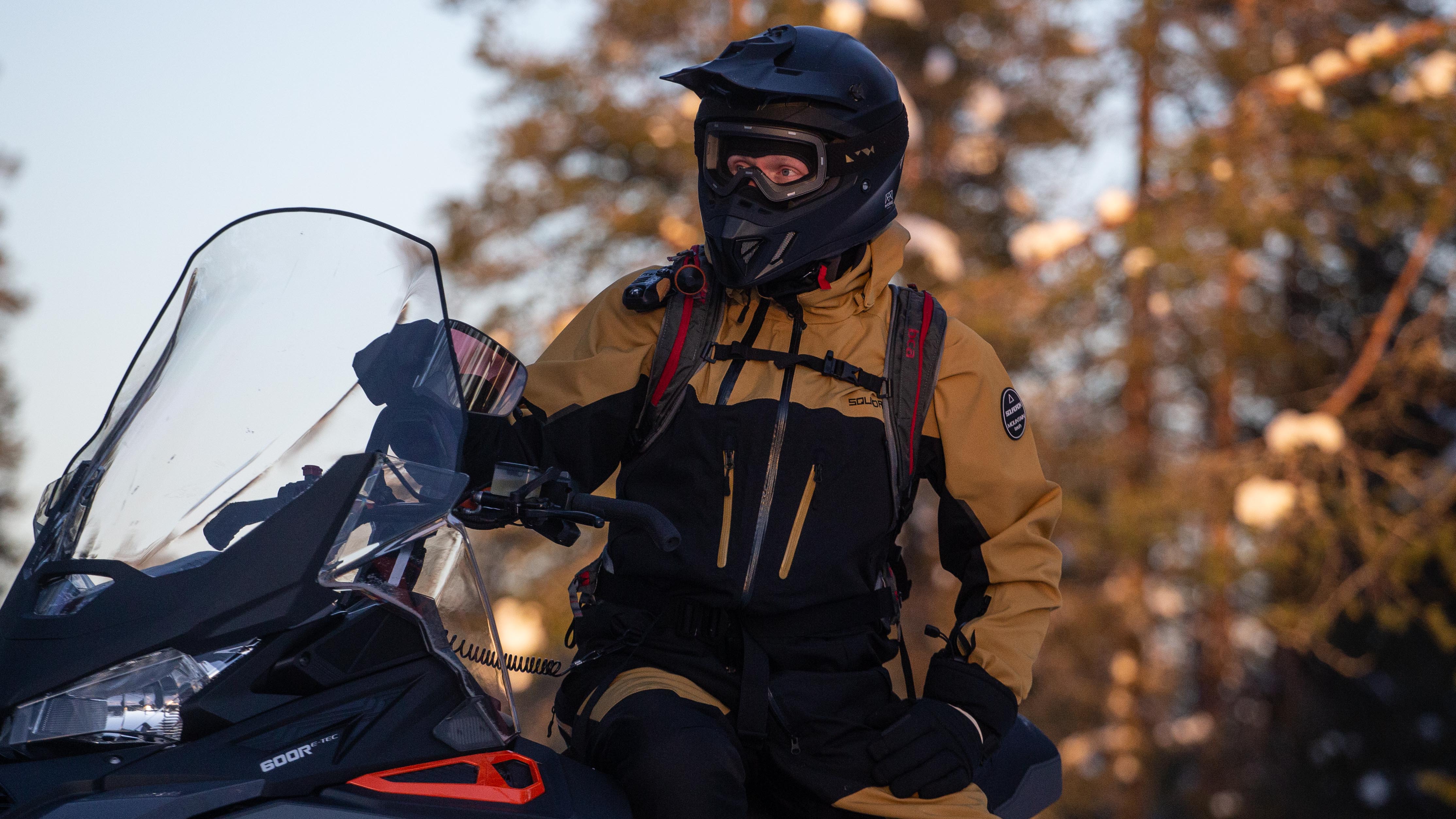 Lynx rider geared Squadron flex having a break on the sled