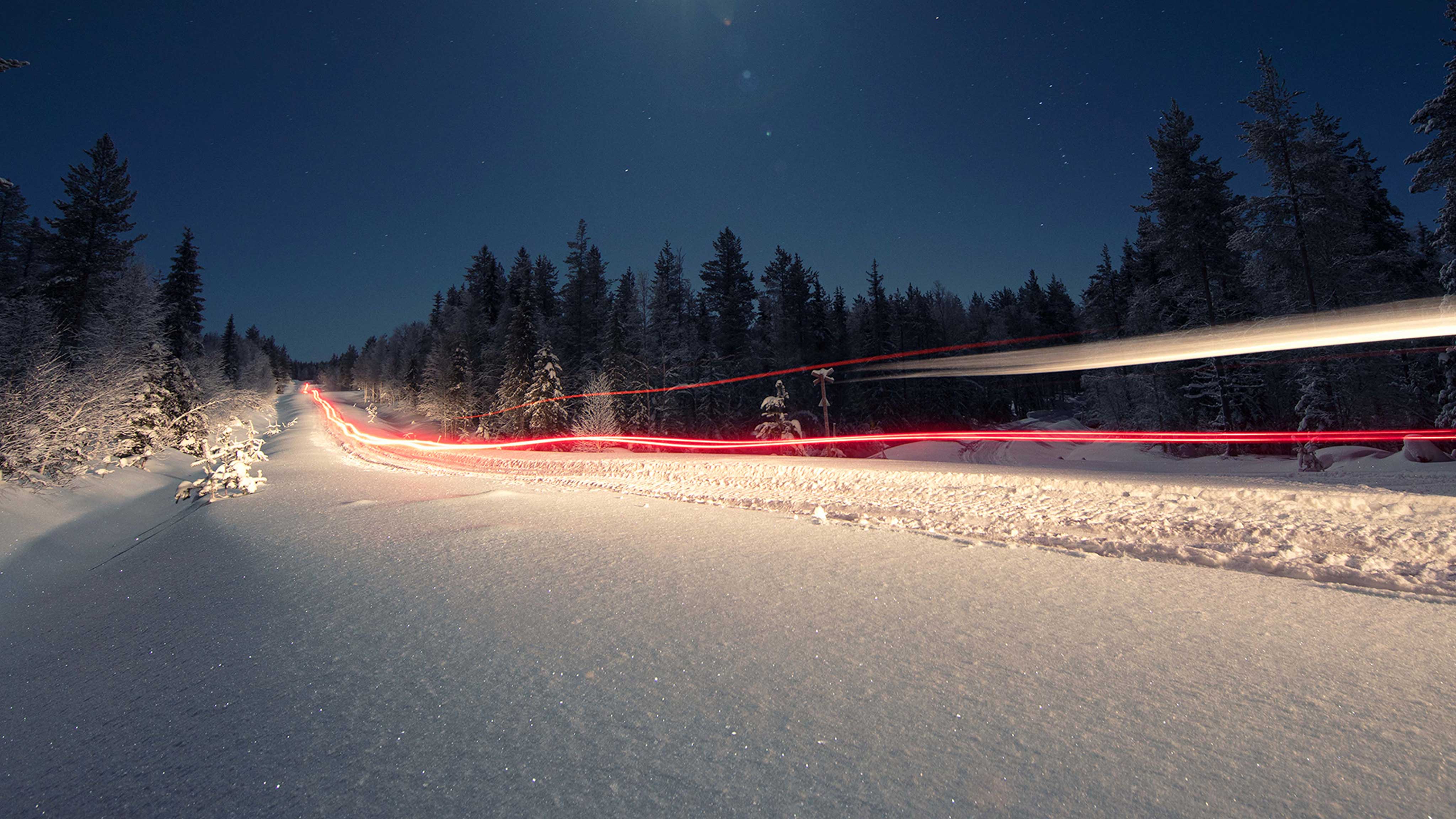 Lynx light trail in the dark