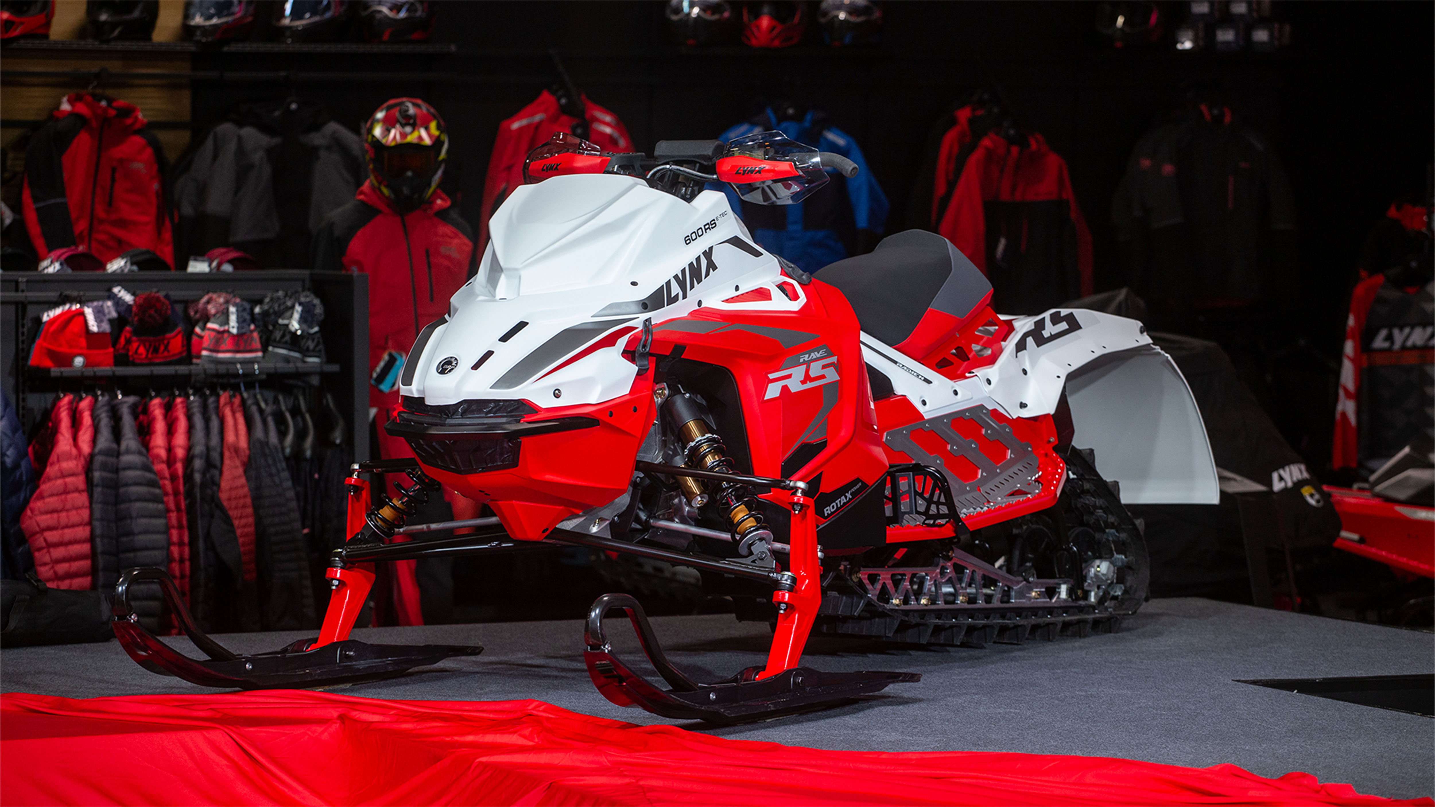 2024 Lynx Rave RS 600RS E-TEC-snøscooter for racing