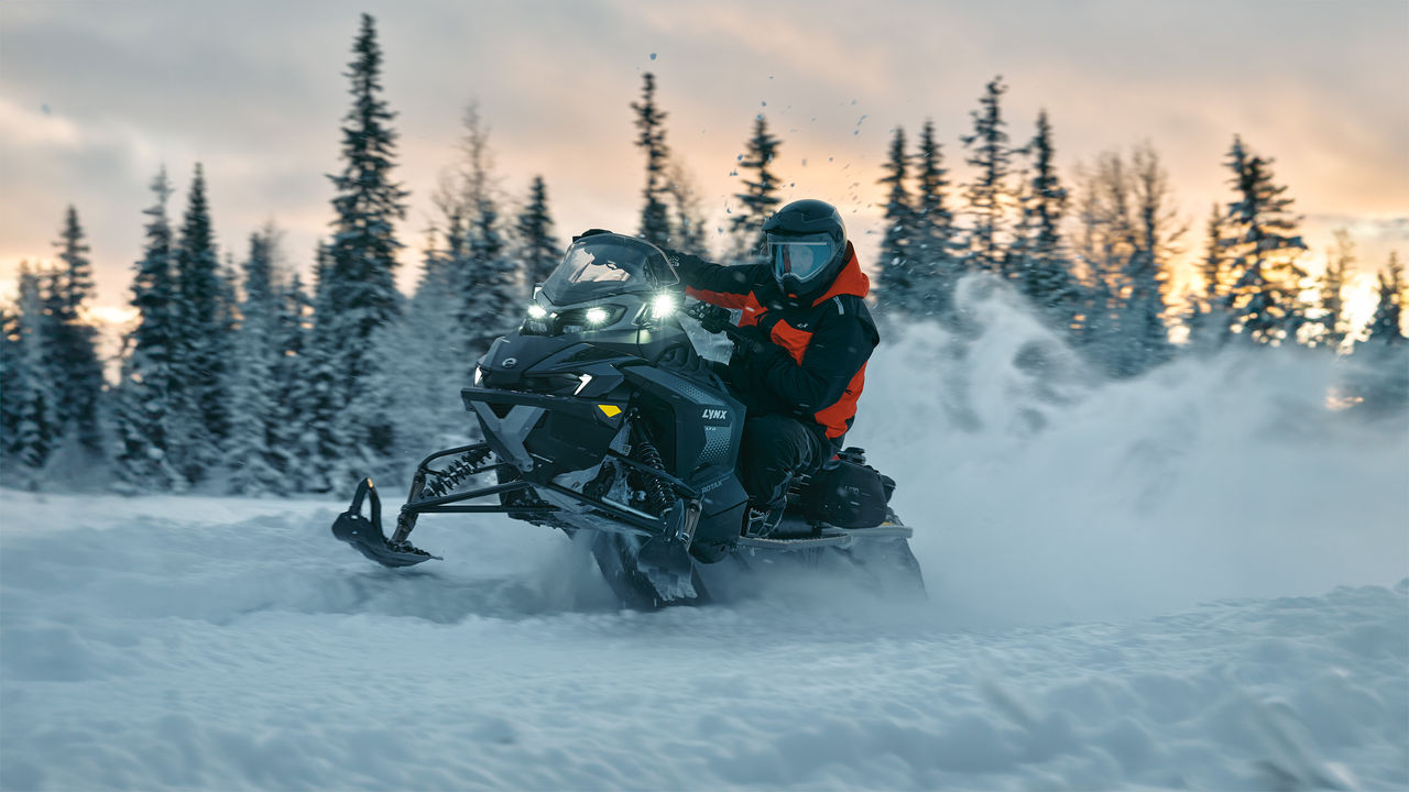 2026 Crossover snowmobiles - Lynx