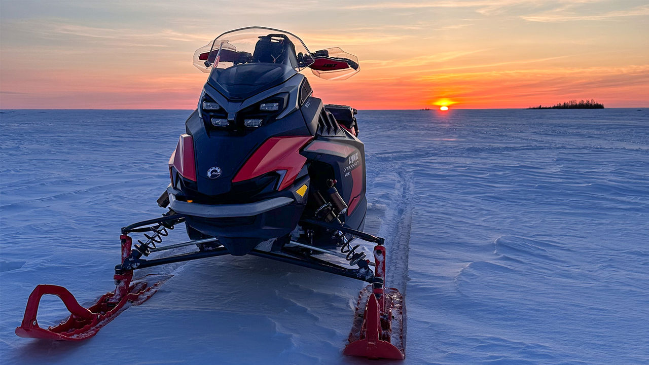 Snowmobiling across Finland - Lynx