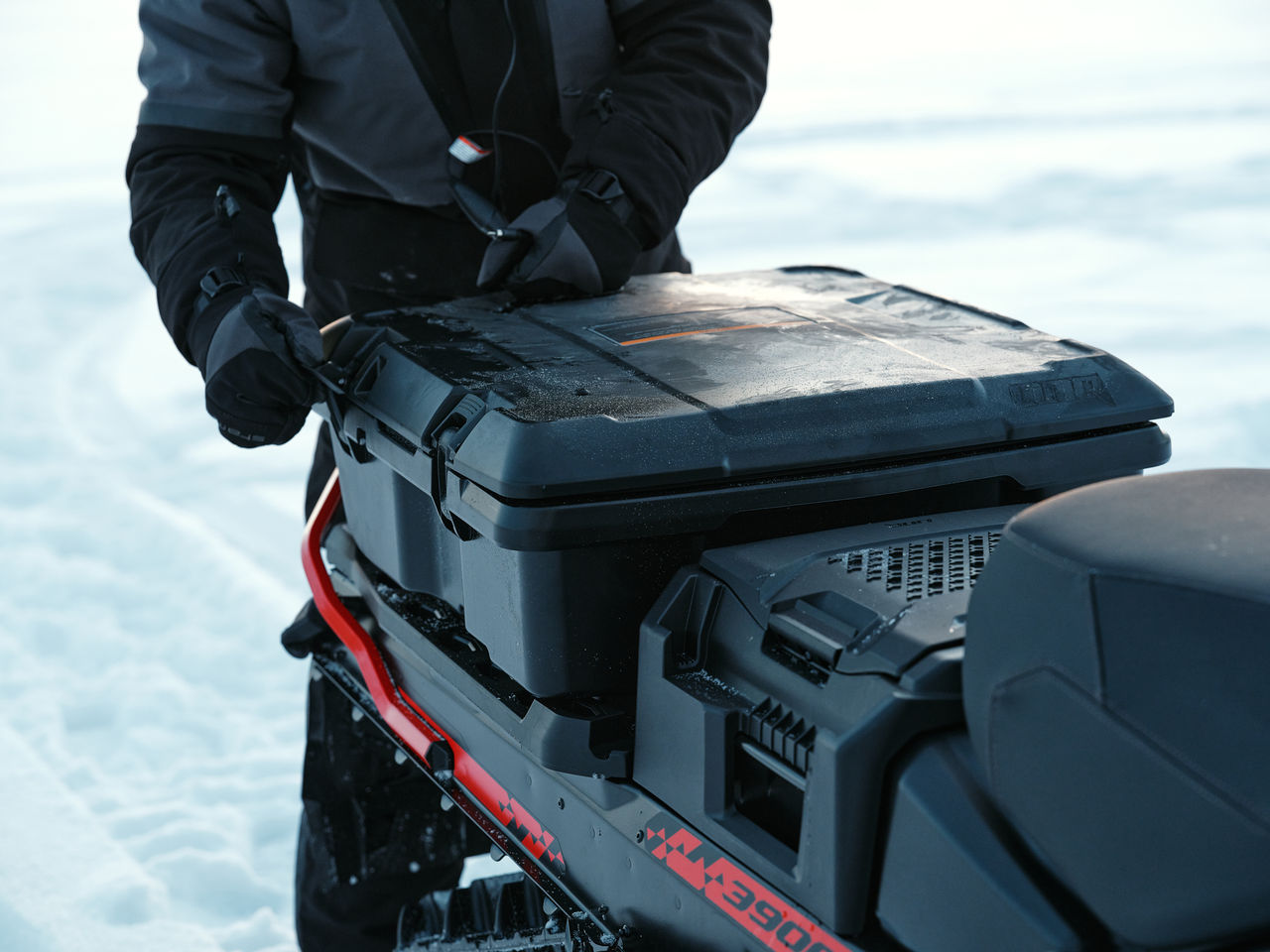 Accessoires LinQ fixés à une motoneige Lynx